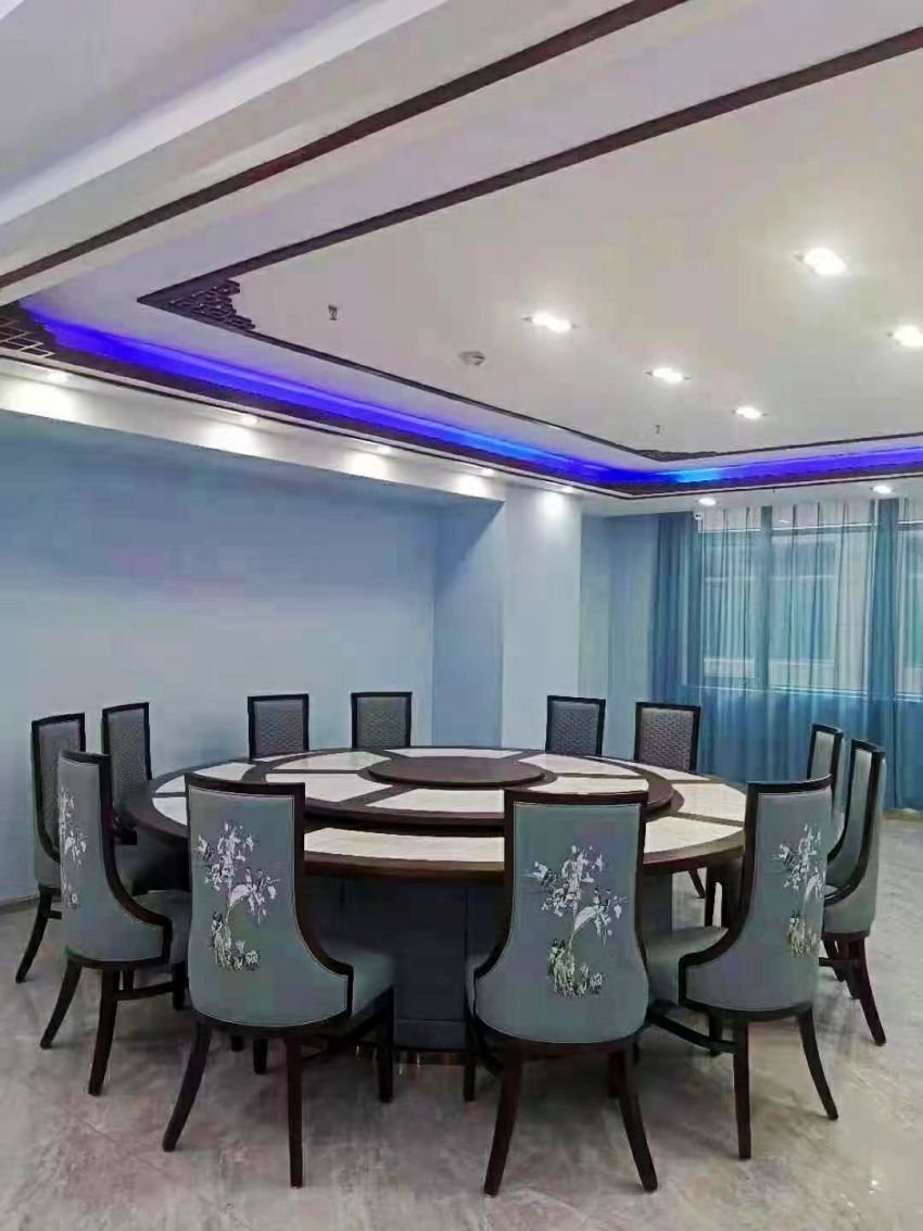 20210325/605bf342c8d3c.jpg 飯店包廂大圓桌.jpg