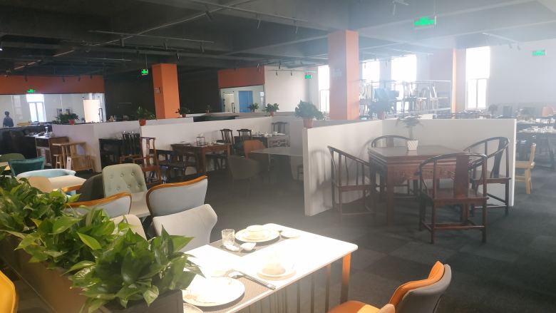 20210706/60e3f6a83b9a8.jpg 西安餐桌椅批發(fā)市場桌椅展示.jpg