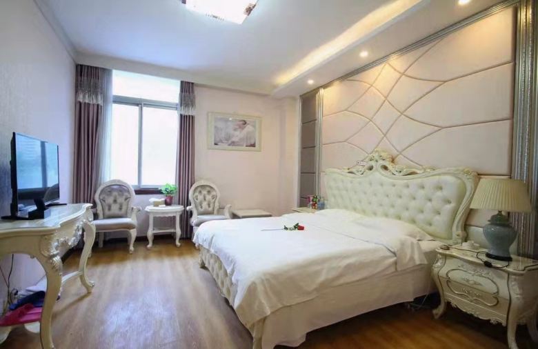 20221223/63a5047ebb954.jpg 酒店客房家具安裝完畢.jpg