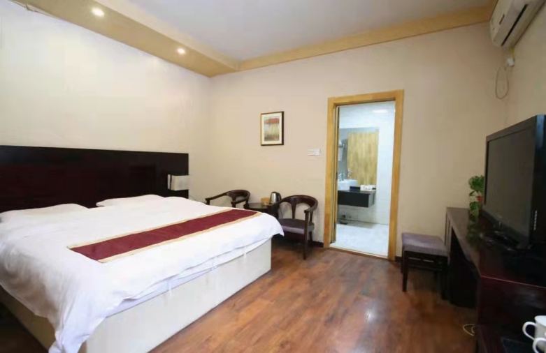 20221223/63a504a7914a2.jpg 西安酒店家具工廠軟包生產(chǎn)車間.jpg