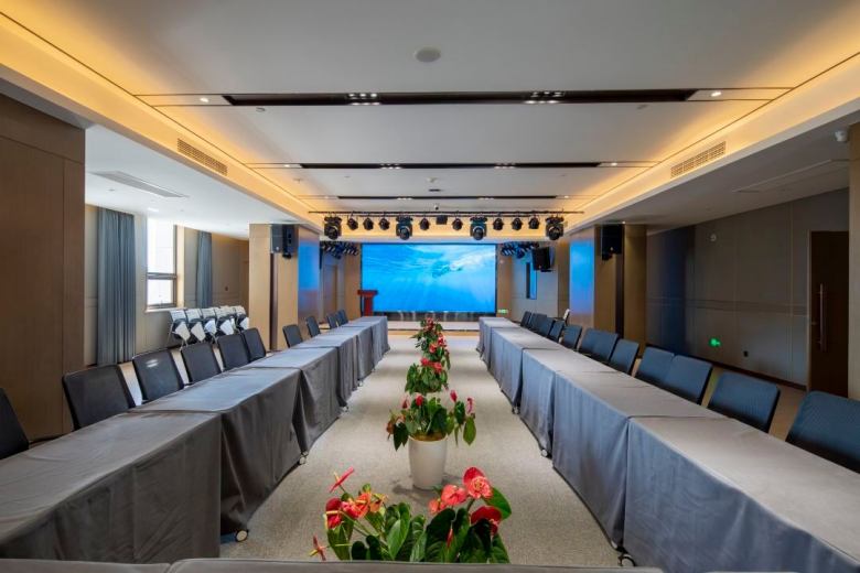 20230629/649da0a3ddca4.jpg 酒店會(huì)議室桌椅.jpg